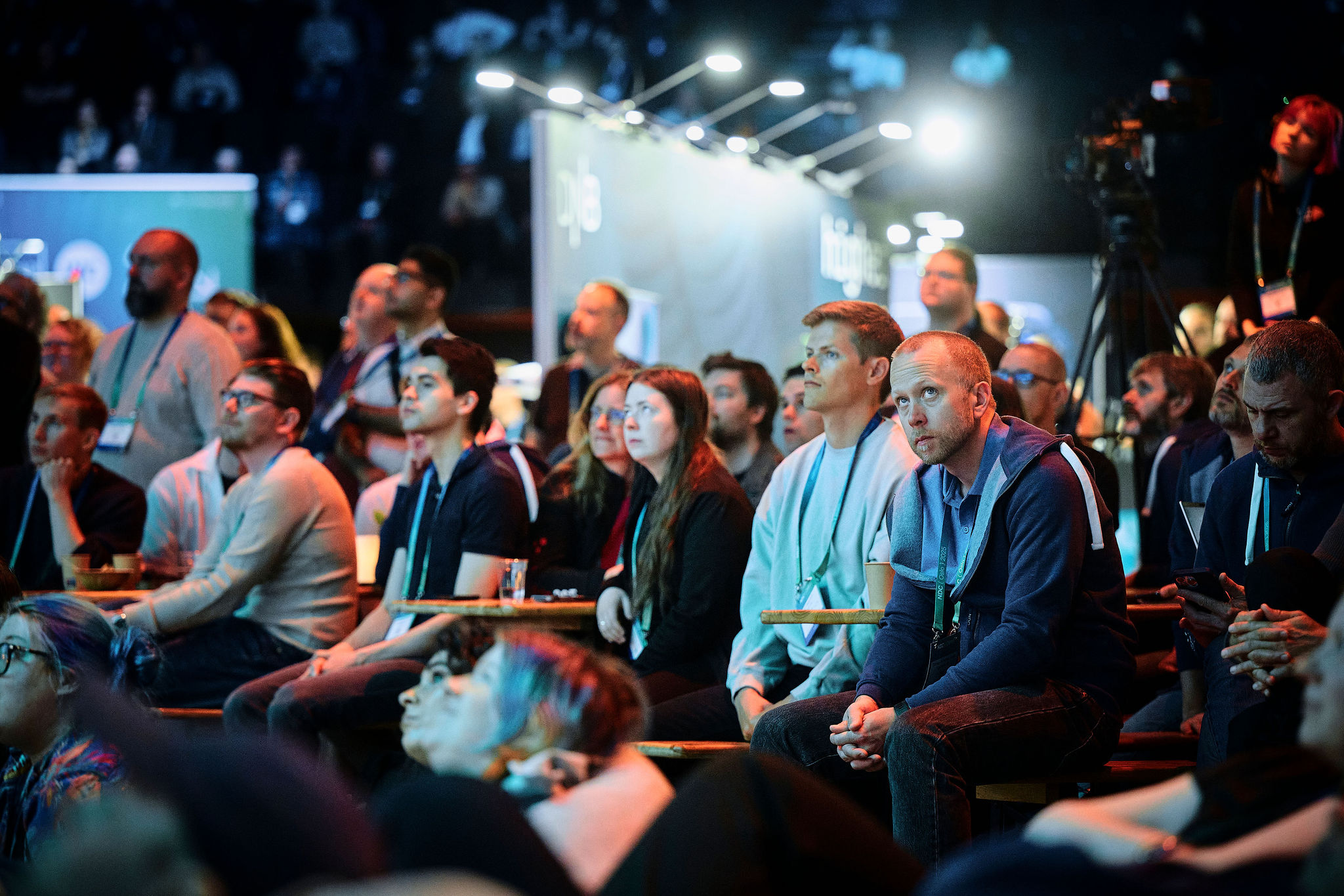A group of people watching the keynote at NCD Oslo